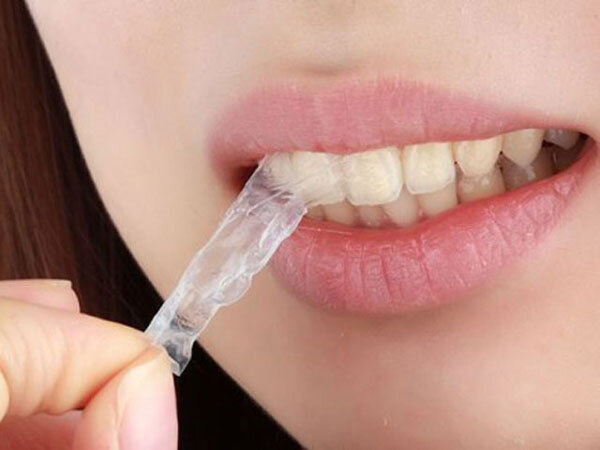 Miếng dán trắng răng Miếng dán trắng răng