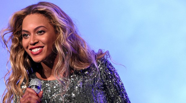 Hàm răng đẹp như thế nào? 10 Yếu tố quyết định răng đẹp? Beyoncé - ca sĩ nổi tiếng thế giới