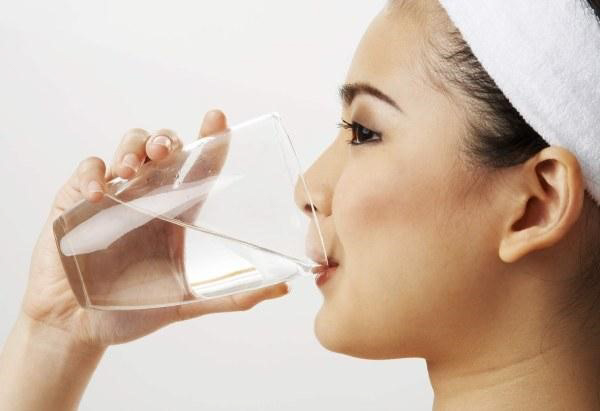 Sử dụng nước muối Sử dụng nước muối
