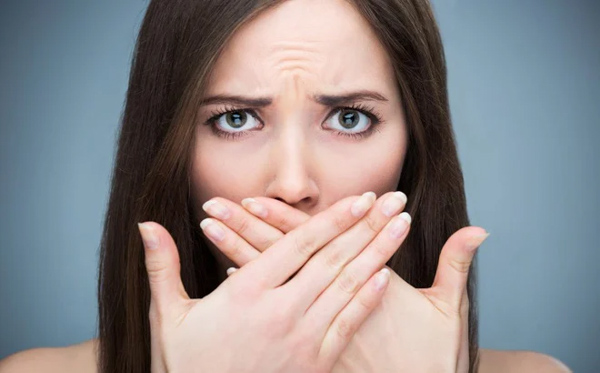 Không chăm sóc răng miệng cũng là một nguyên nhân gây đắng miệng Không chăm sóc răng miệng cũng là một nguyên nhân gây đắng miệng