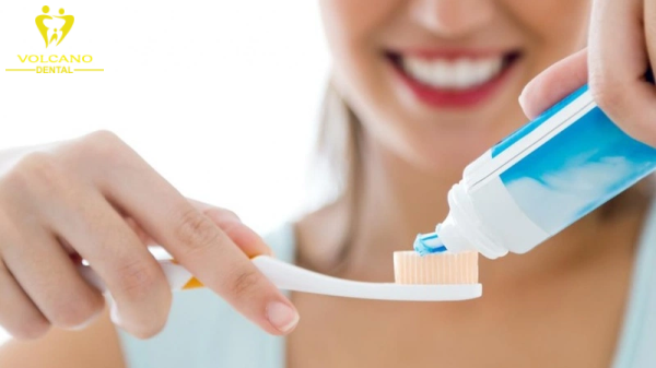 Nên đánh răng trước hay sau khi ăn sáng Nên đánh răng trước hay sau khi ăn sáng