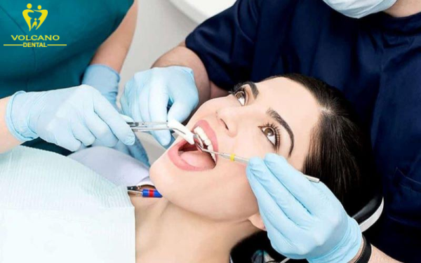 Sau khi nhổ răng số 7 cần chăm sóc vùng miệng để đảm bảo quá trình lành vết thương Sau khi nhổ răng số 7 cần chăm sóc vùng miệng để đảm bảo quá trình lành vết thương