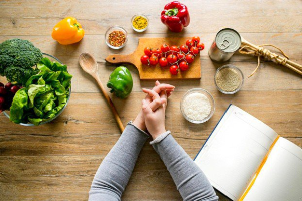 Chế độ ăn uống và nghỉ ngơi là một phần quan trọng của quá trình chuẩn bị trước khi nhổ răng khôn