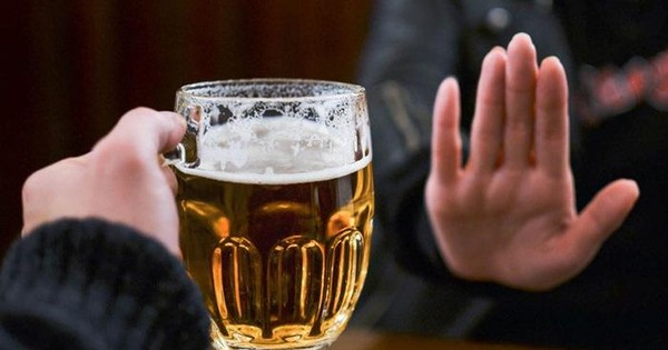 Kiêng rượu, bia, và thuốc lá ít nhất 1 ngày trước khi nhổ răng khôn là điều quan trọng