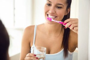Nhổ răng khôn có ăn được thịt gà không? Cần kiêng món gì?