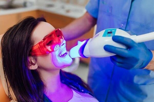 Tẩy trắng răng phù hợp với những ai? Tẩy trắng răng phù hợp với những ai?