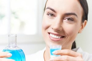 Top 10 Loại nước súc miệng trị hôi miệng hiệu quả nhất hiện nay