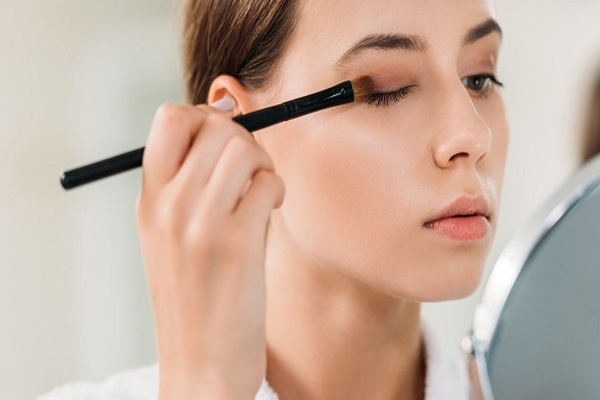 Một số phương pháp giứp tạo khuôn mặt trái xoan tự nhiên Một số phương pháp giứp tạo khuôn mặt trái xoan tự nhiên